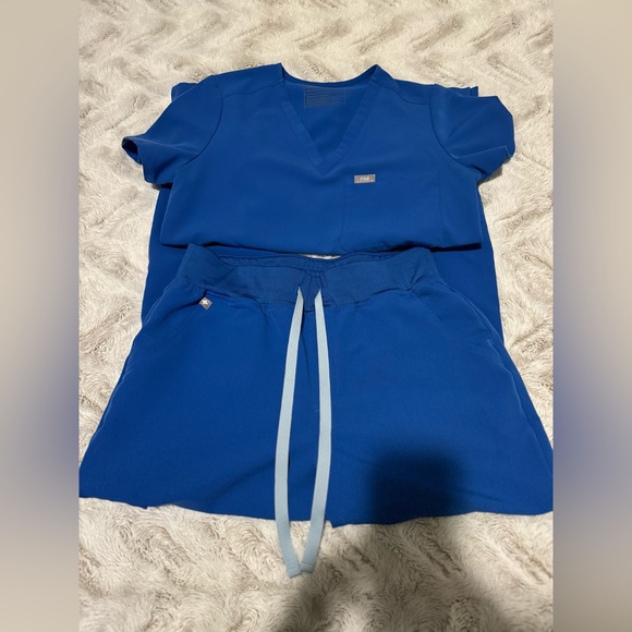 FIGS - Picture 2 of 5